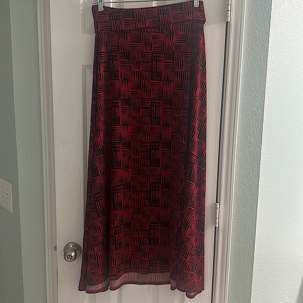 Lula roe size small black and red skirt- never worn
